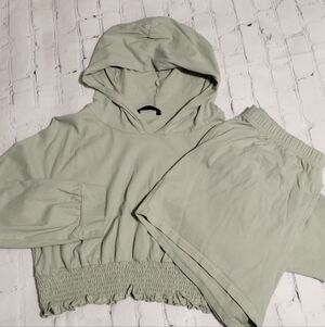 Shein Green Cropped Long Sleeve Top and High Waist Shorts Set Hooded